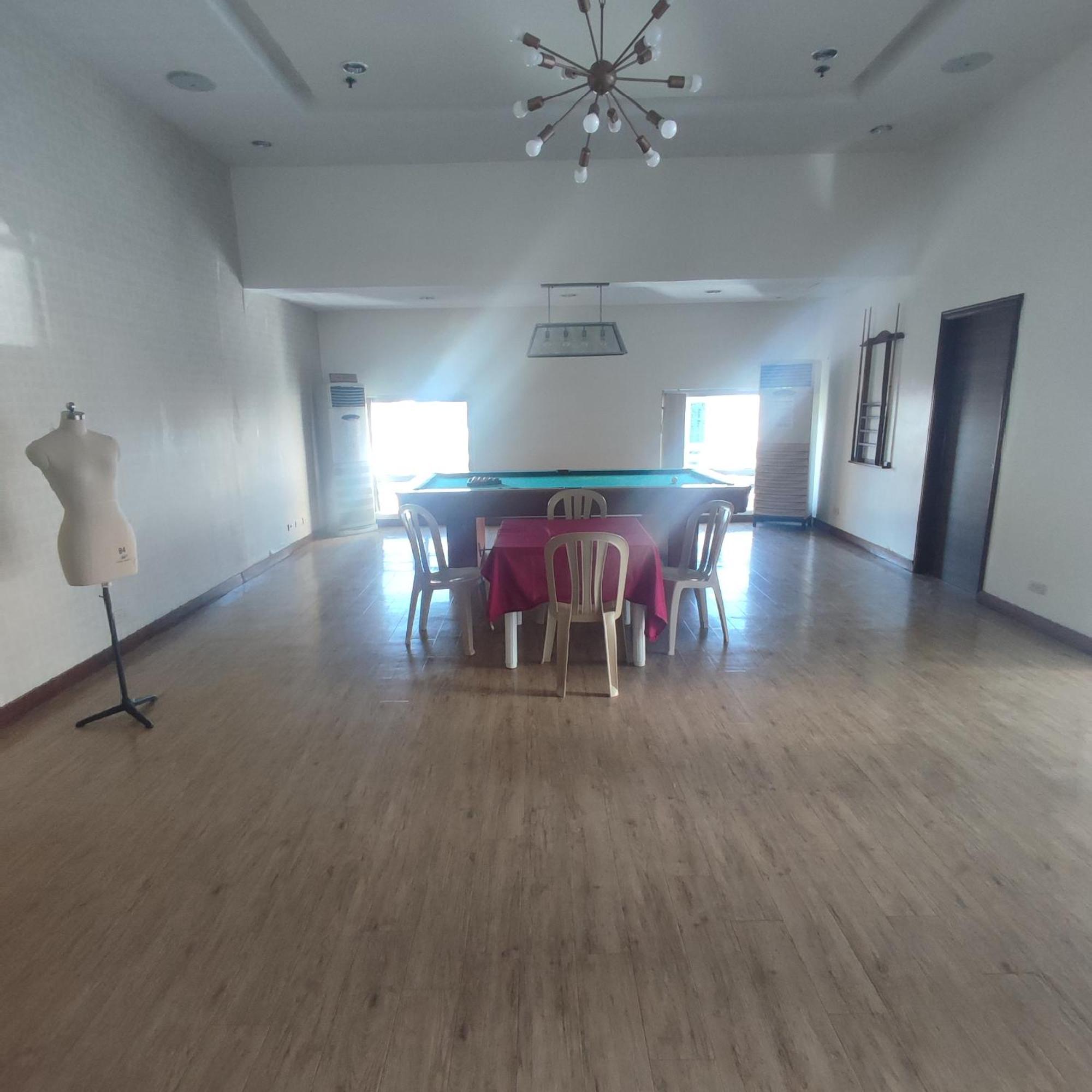 Luxury Spacious 2Br In Salcedo Village Manila Zewnętrze zdjęcie